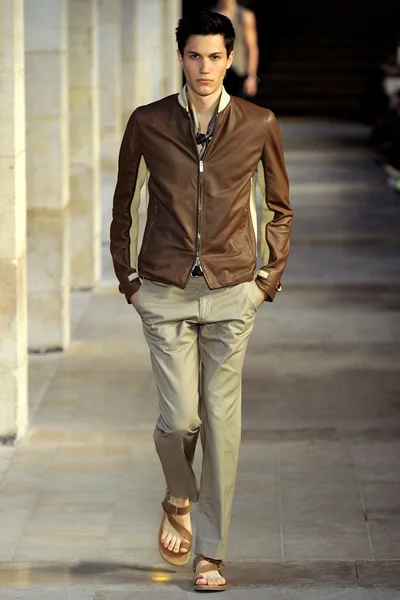Look 34